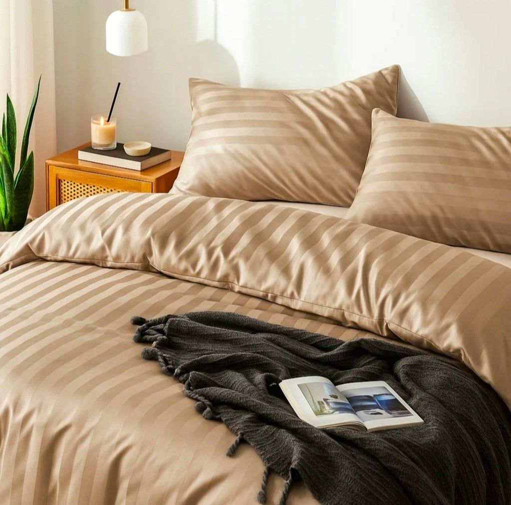 Hellbraun - Elegantes Satin