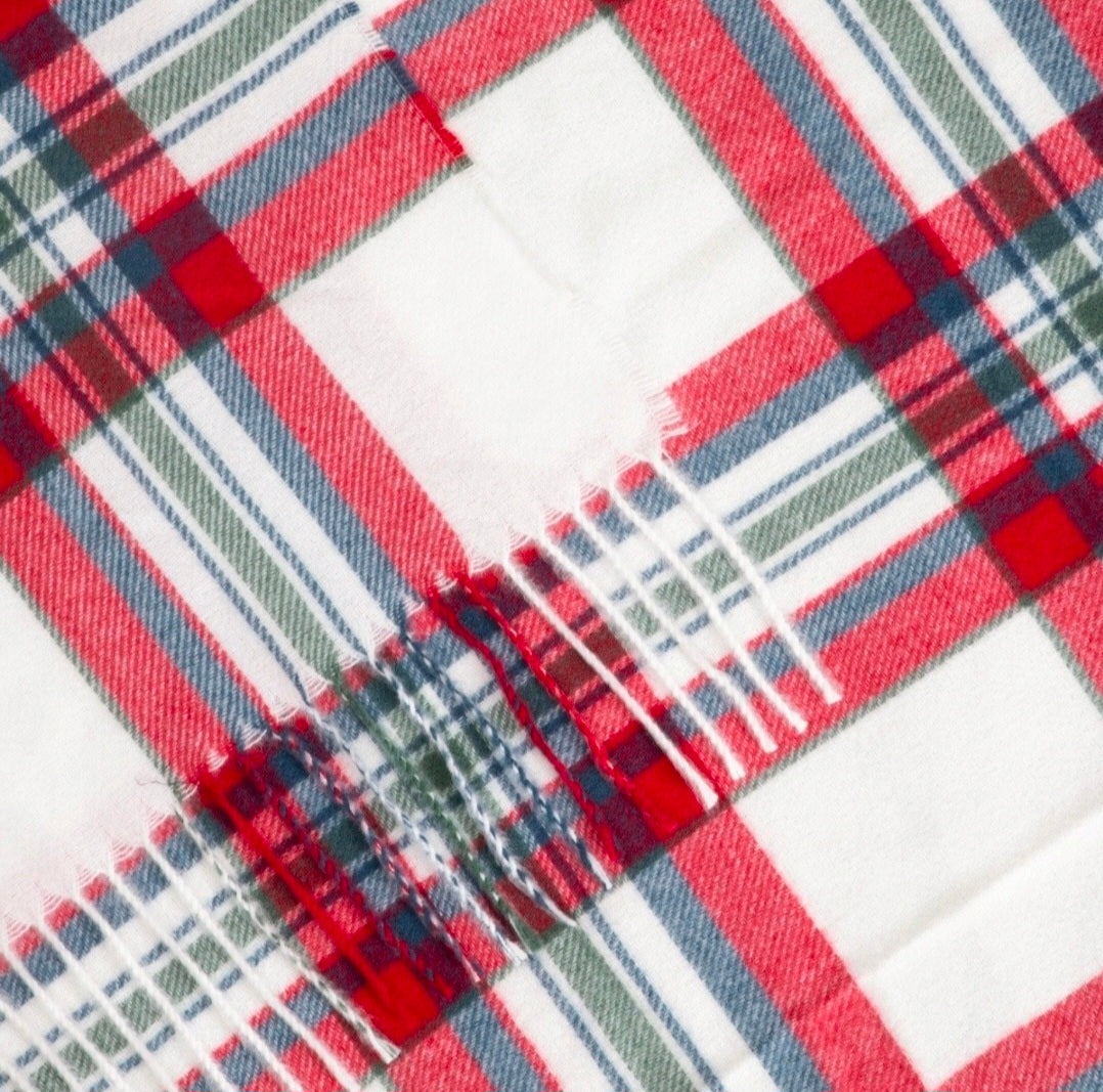 Kuscheldecke im rot-karierten Design – 150×200 cm